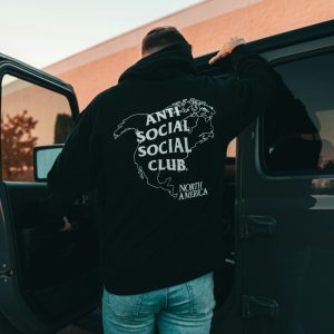 Pullover hoodie